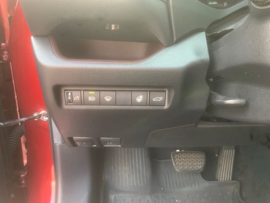 Used 2019 Pearl Toyota Limited image 16