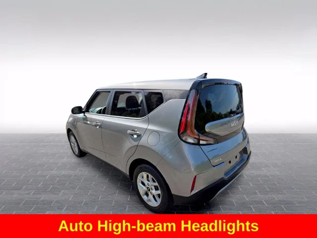 Used 2025 Silver Kia  image 6