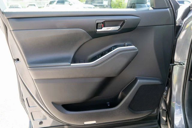Used 2022 Gray Toyota XLE image 20