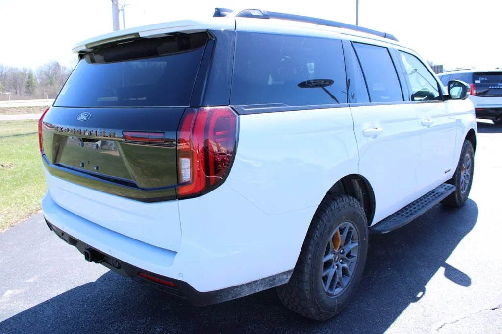 New 2026 Oxford White Ford Tremor® image 18