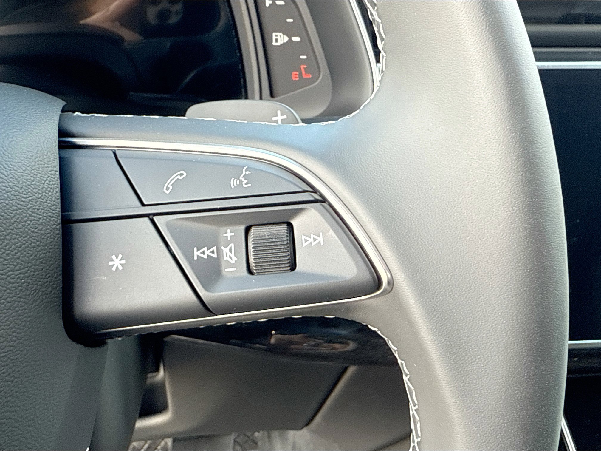 New 2026 Samurai Gray Metallic Audi Premium image 39