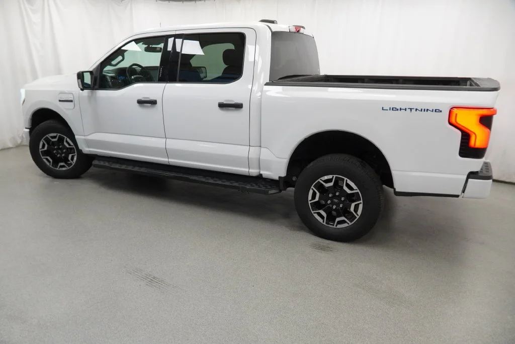 Used 2022 White Ford XLT image 7