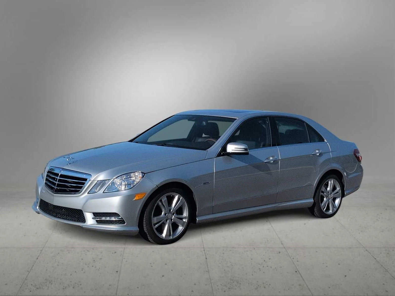 Used 2012 Iridium Silver Metallic Mercedes-Benz E 350 Sport image 4