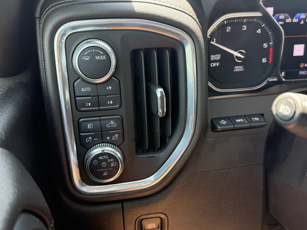 Used 2021 Onyx Black GMC Denali image 25