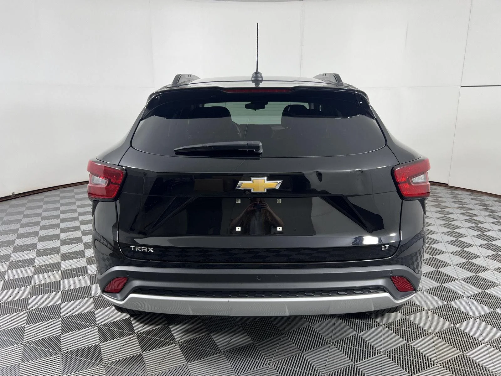 Used 2025 Mosaic Black Metallic Chevrolet LT image 9