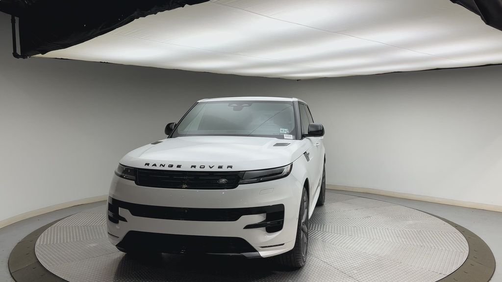 Used 2025 Santorini Black Metallic Land Rover Dynamic SE image 7