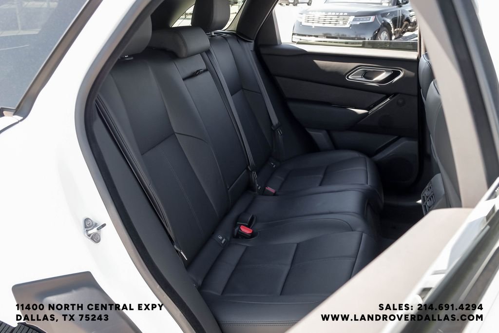 Used 2026 White Land Rover Dynamic SE image 39