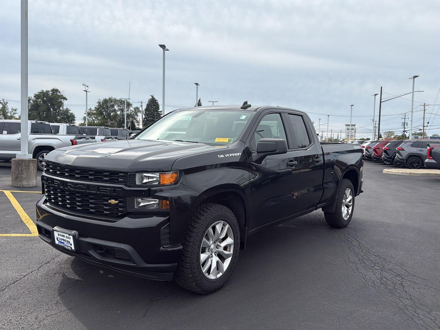 Used 2020 Black Chevrolet Custom image 7