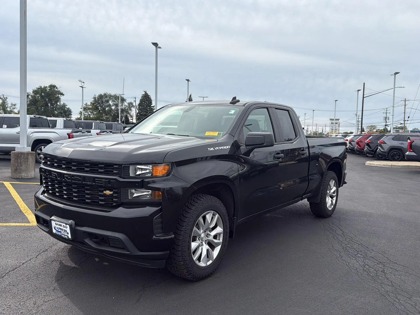 Used 2020 Black Chevrolet Custom image 7
