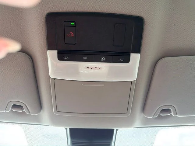 Used 2025 Silver Nissan 2.5 SV image 44