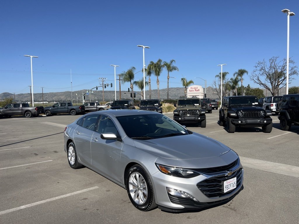 Used 2019 Chevrolet Malibu 1LT with VIN 1G1ZD5STXKF160119 for sale in Hemet, CA
