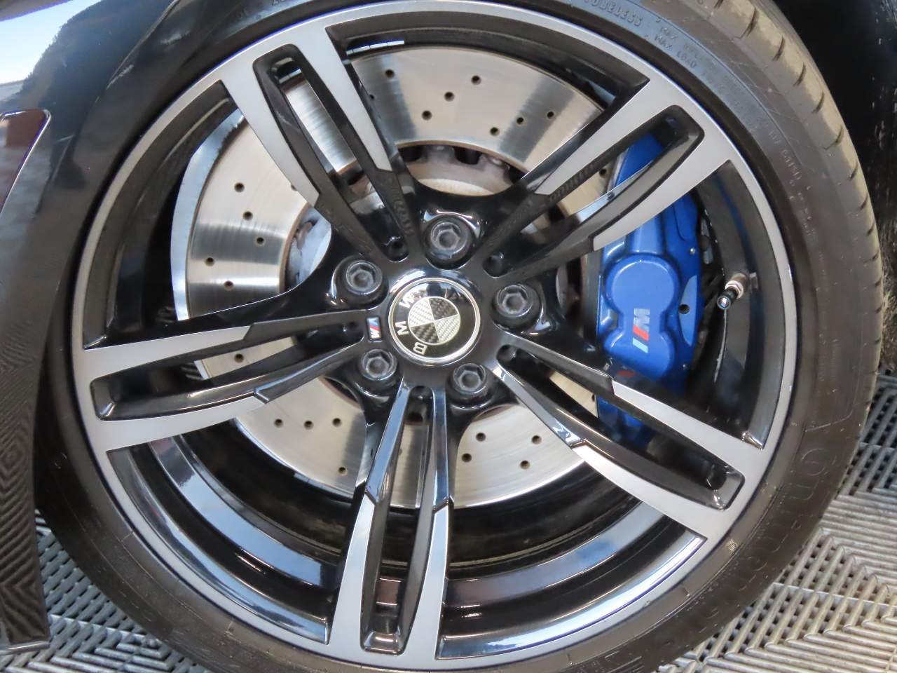 Used 2017 Black Sapphire Metallic BMW  image 7