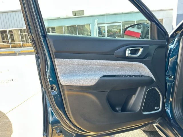Used 2024 Blue Jeep Latitude Lux image 28