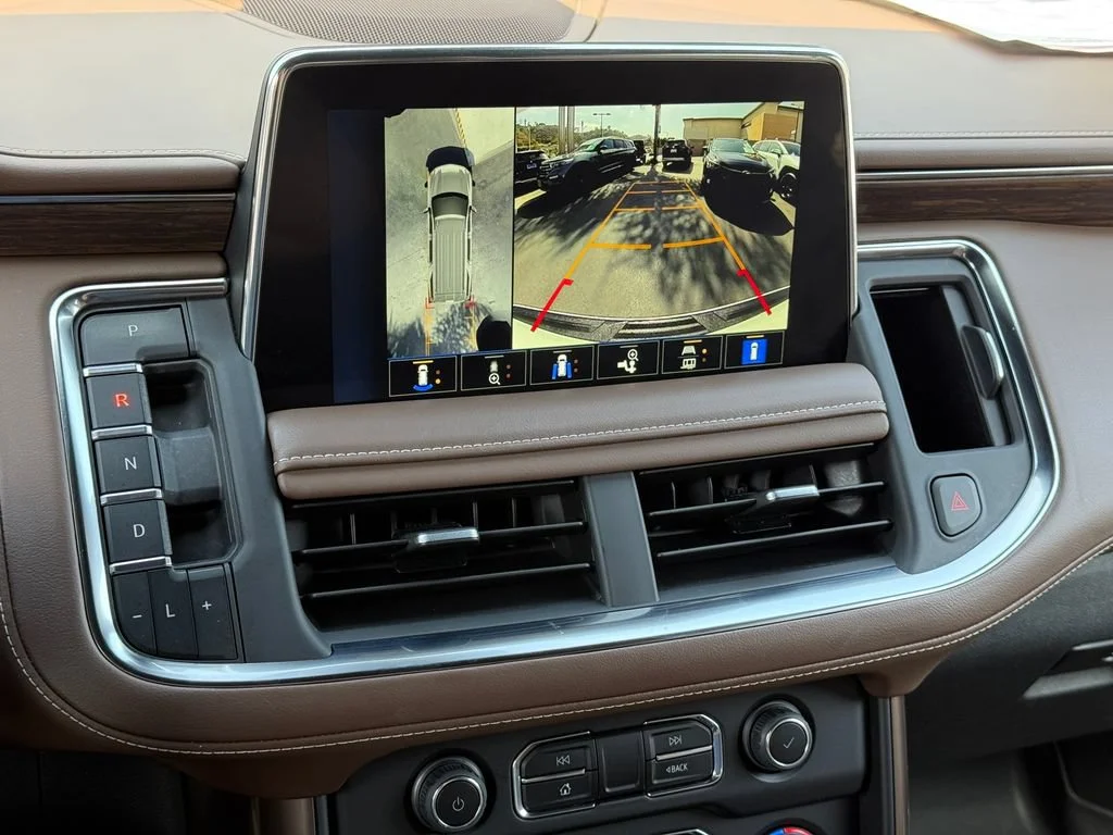 Used 2023 Iridescent Pearl Tricoat Chevrolet High Country image 31