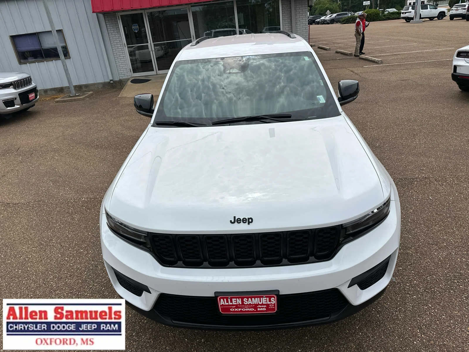 Used 2025 Bright White Clearcoat Jeep Altitude image 9