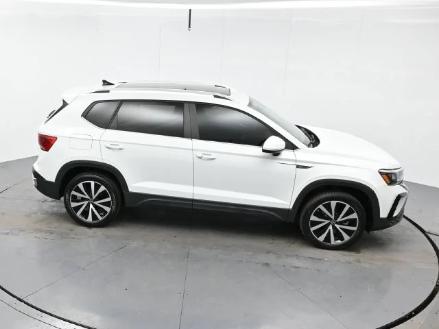 Used 2022 Pure White [white Volkswagen SE image 39