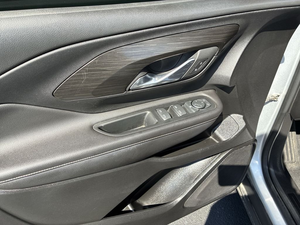 Used 2022 Silver GMC SLE image 13