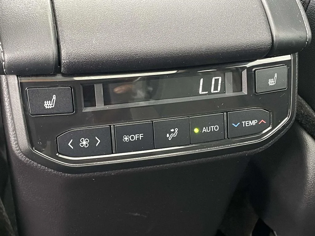 Used 2024 Wind Chill Pearl Toyota Platinum image 5