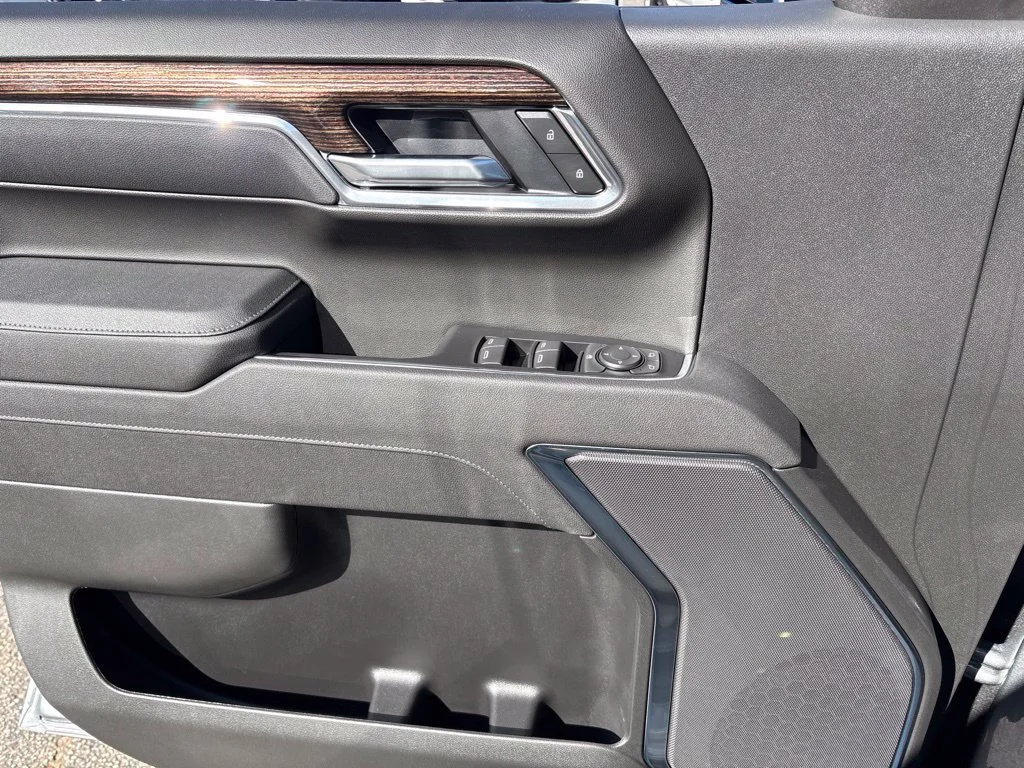 New 2026 Sterling Metallic GMC Elevation image 14