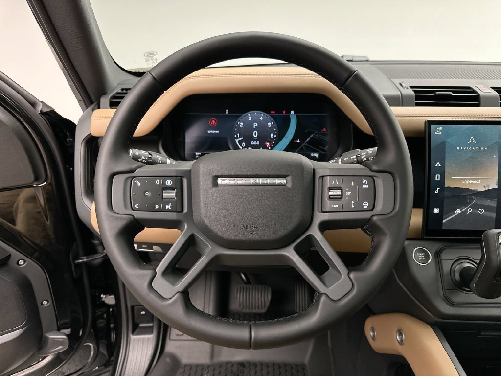 New 2026 Santorini Black Metallic Land Rover S image 15