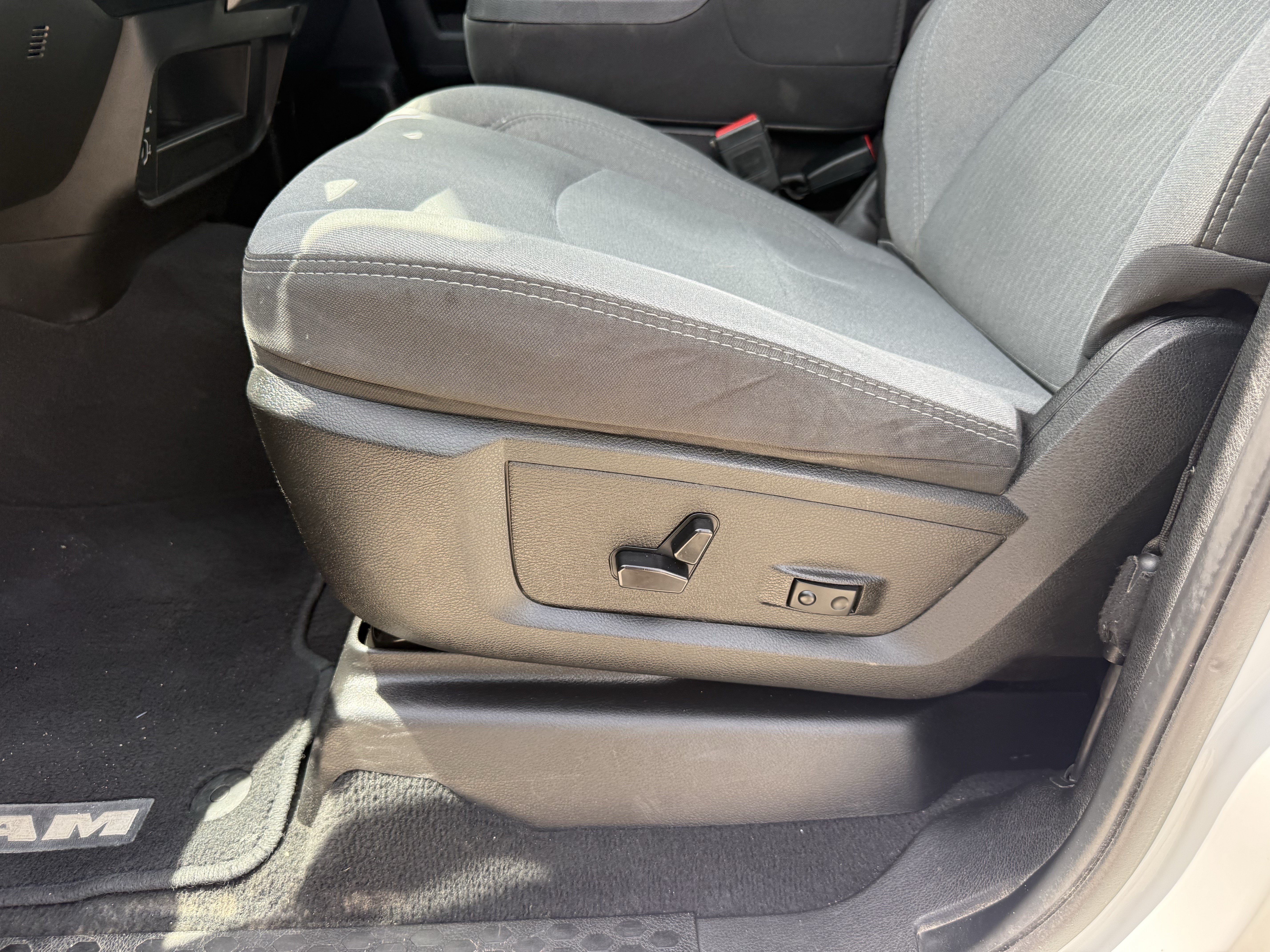 Used 2024 Bright White Clearcoat Ram  image 26