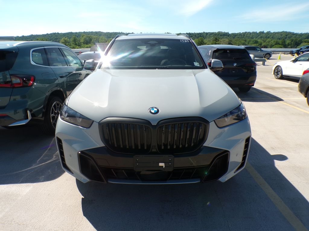 Used 2026 Gray BMW xDrive40i image 2