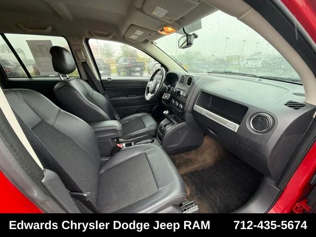 Used 2017 Red Jeep Sport image 27