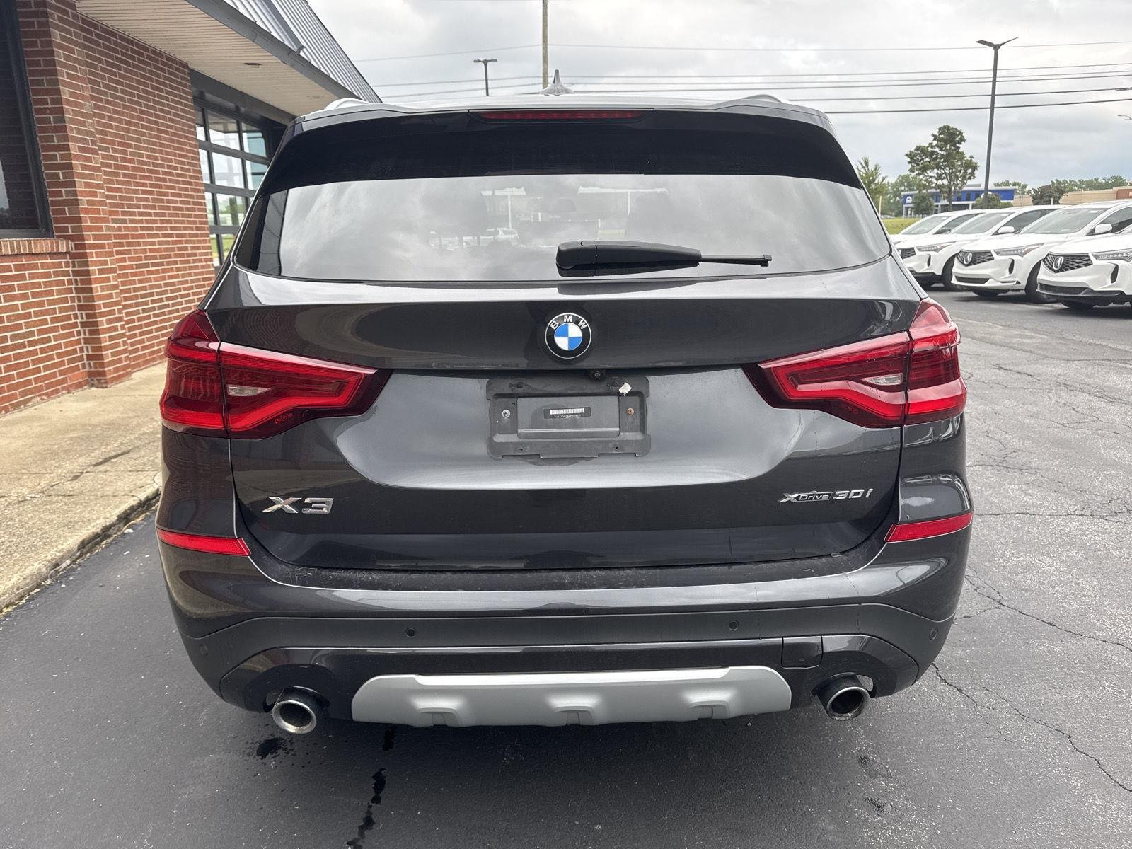 Used 2021 Dark Graphite Metallic BMW xDrive30i image 5