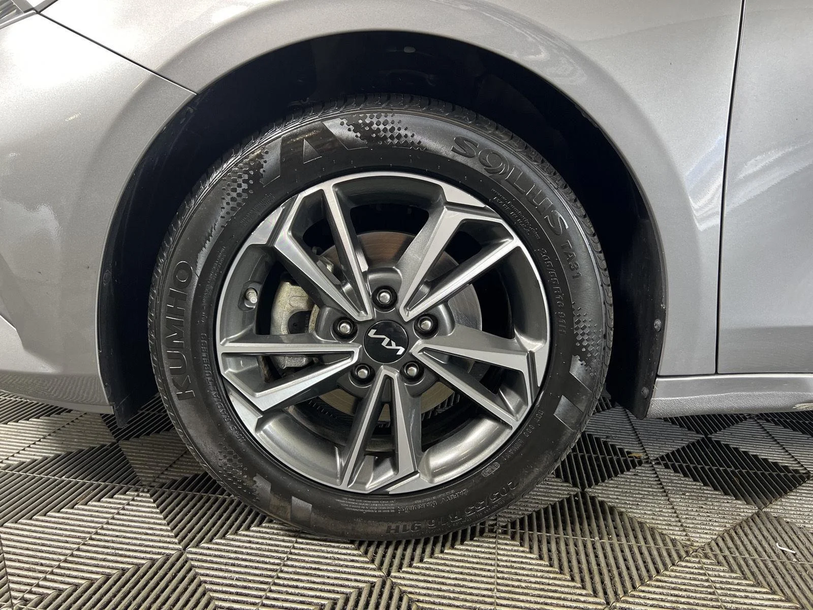 Used 2023 Steel Gray Kia LXS image 29