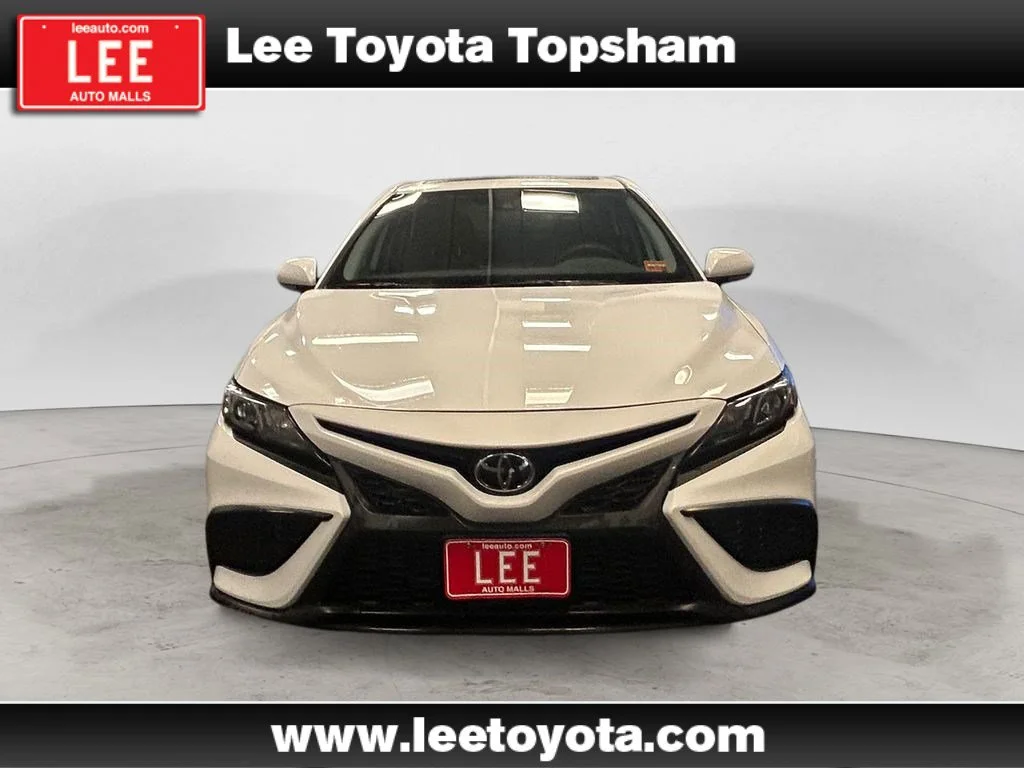 Used 2023 Ice Toyota SE image 8