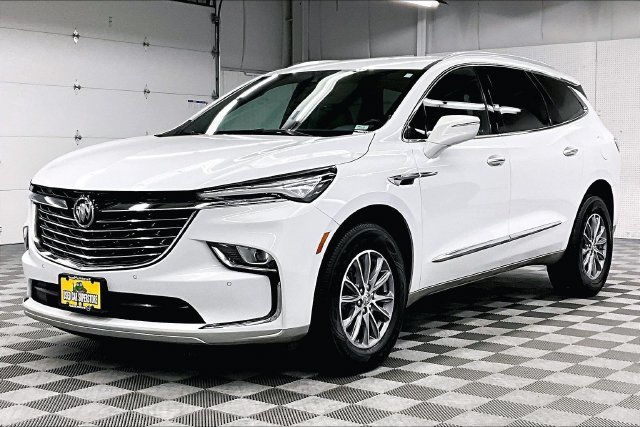 Used 2023 Summit White Buick Essence image 11