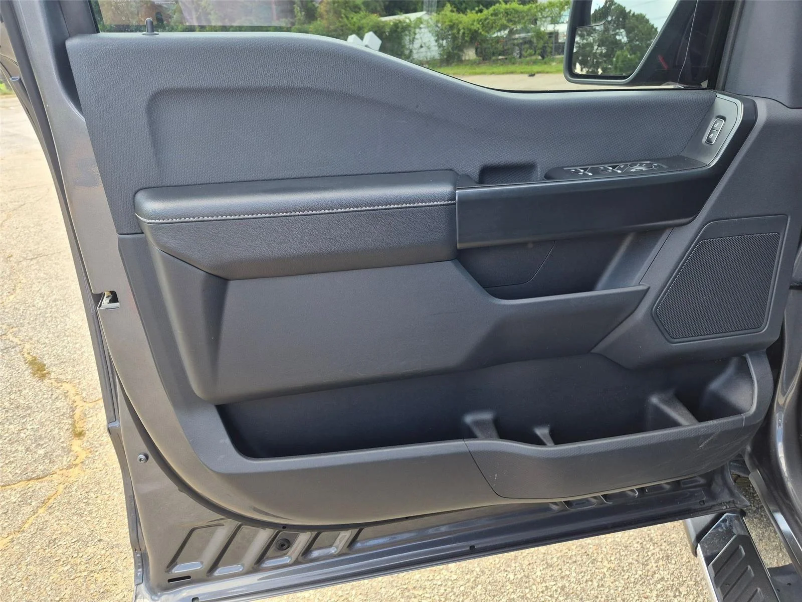 Used 2023 Carbonized Gray Metallic Ford XL image 11