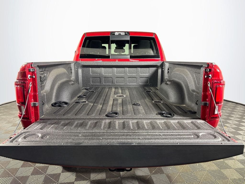 New 2026 Molten Red Pearl-Coat Exterior Paint RAM Limited image 22