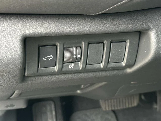 Used 2026 White Subaru Touring XT image 29