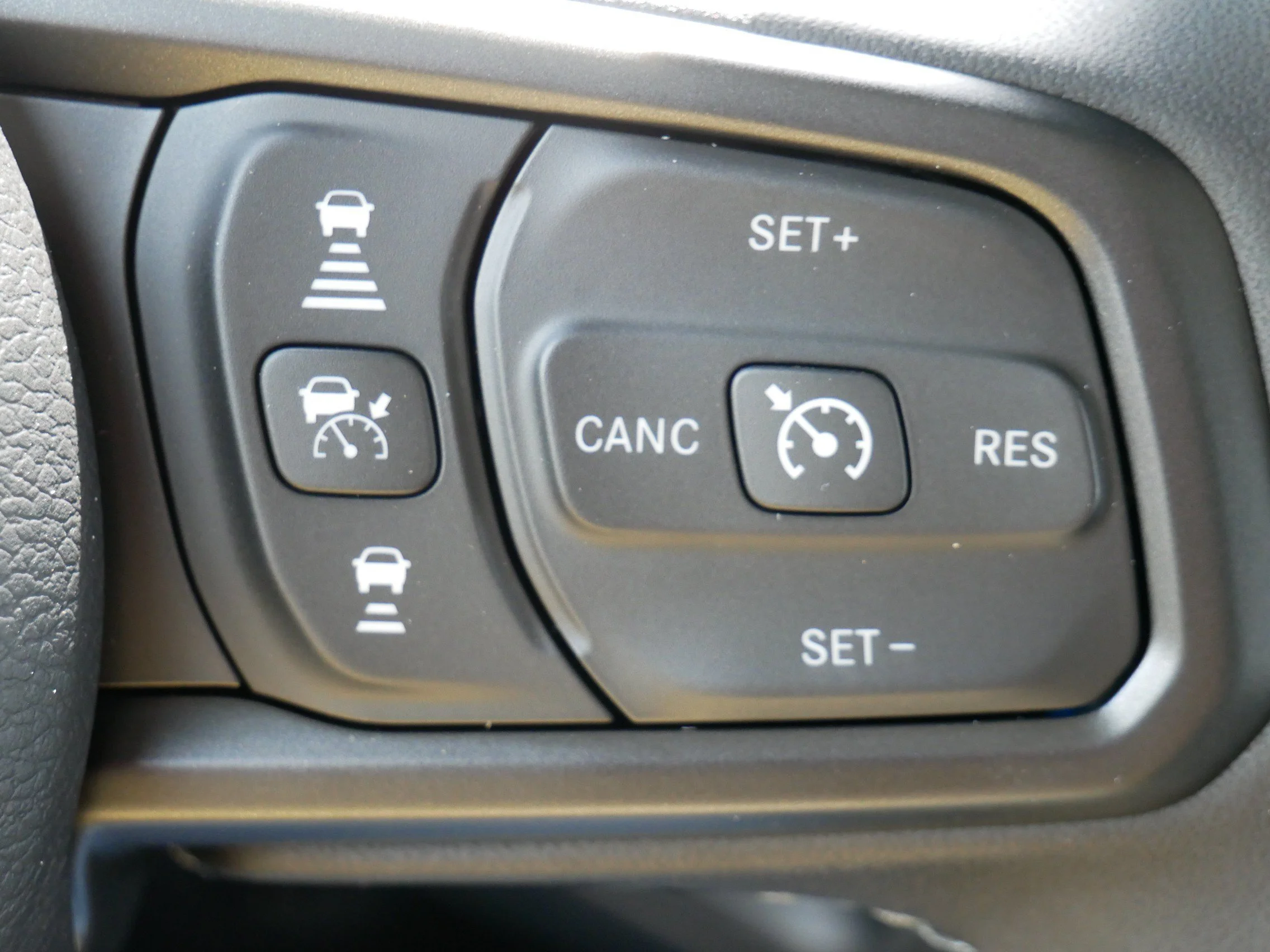 New 2026 Earl Clearcoat Jeep Sport S image 16