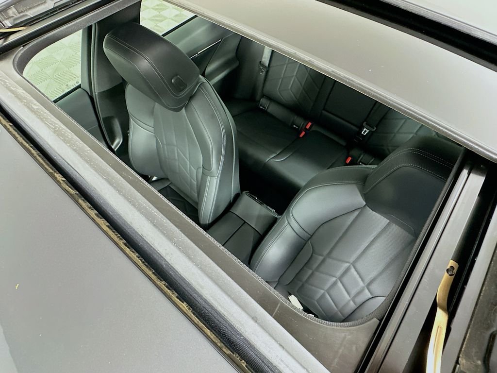 2025 BMW 5 Series 530i - Photo 22