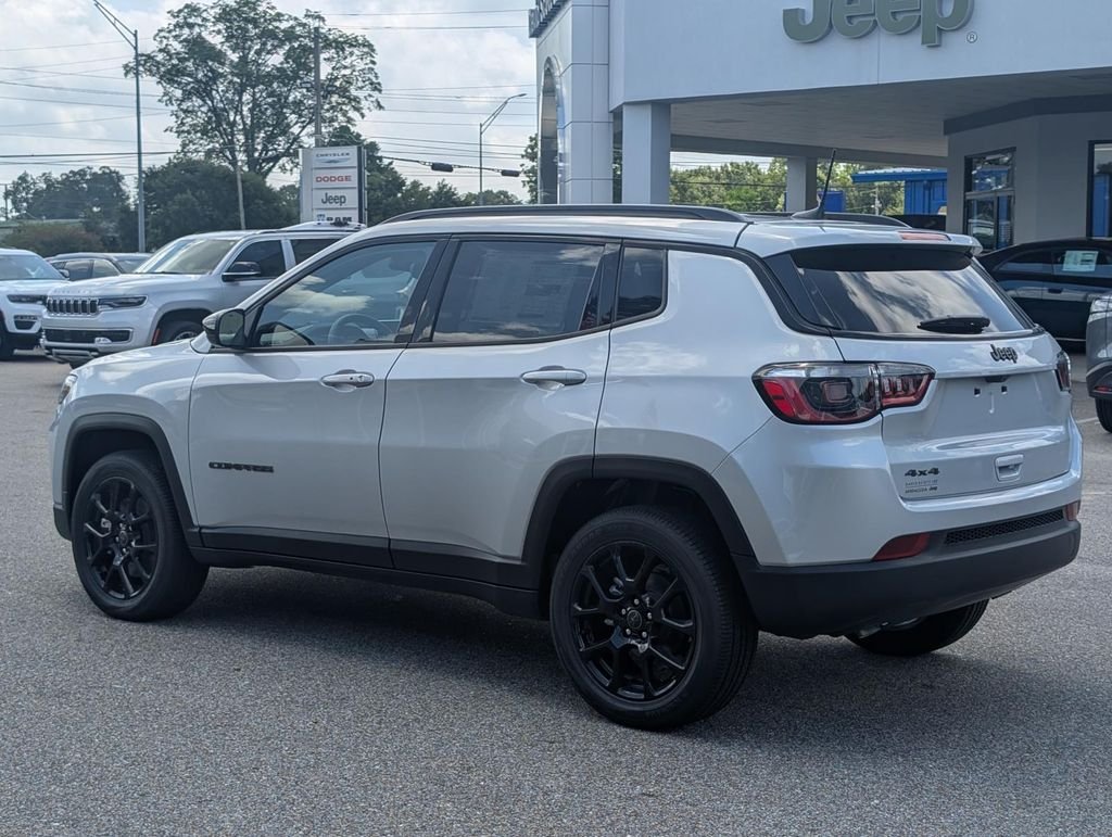 New 2026 Silver Zynith Metallic Clear-Coat Exterior Paint Jeep Latitude image 10