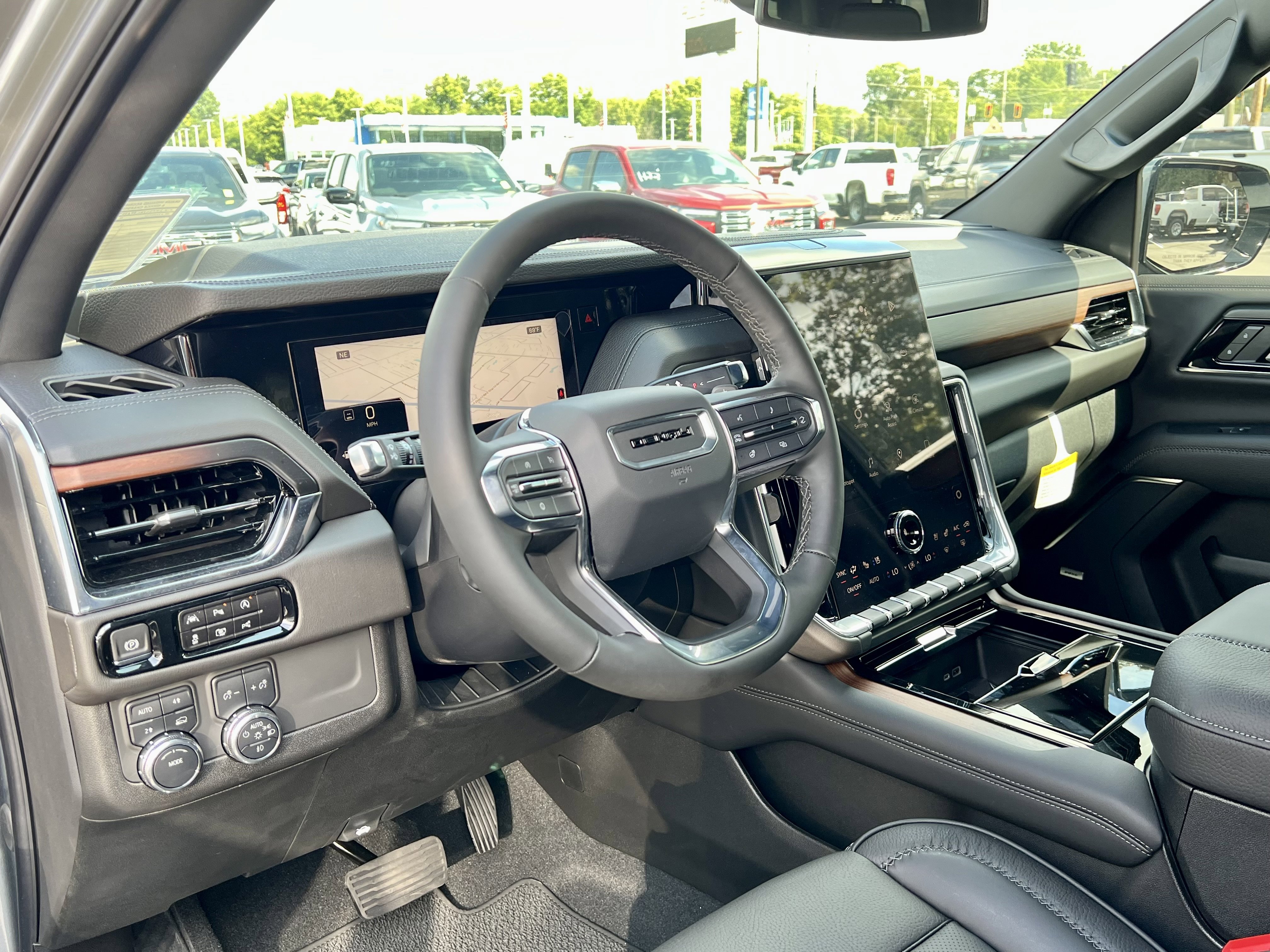 2025 GMC Yukon XL Denali - Photo 34
