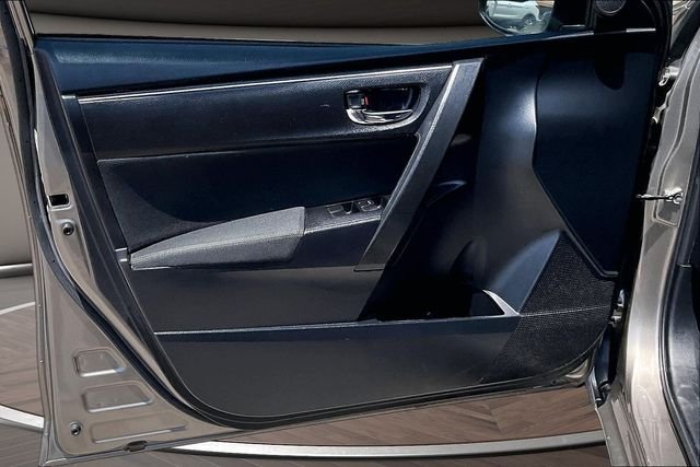 Used 2018 Gray Toyota LE image 21