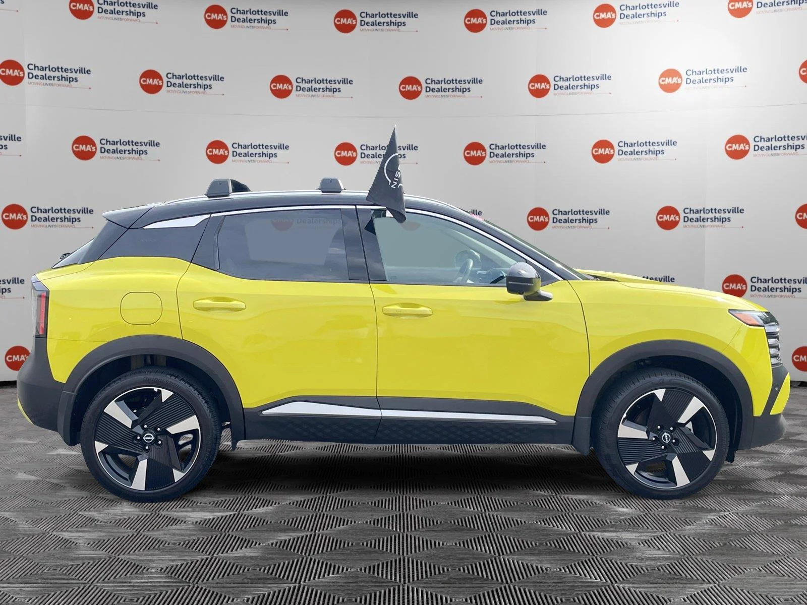 Used 2026 Yuzu Yellow Metallic/Super Black Nissan SR image 6