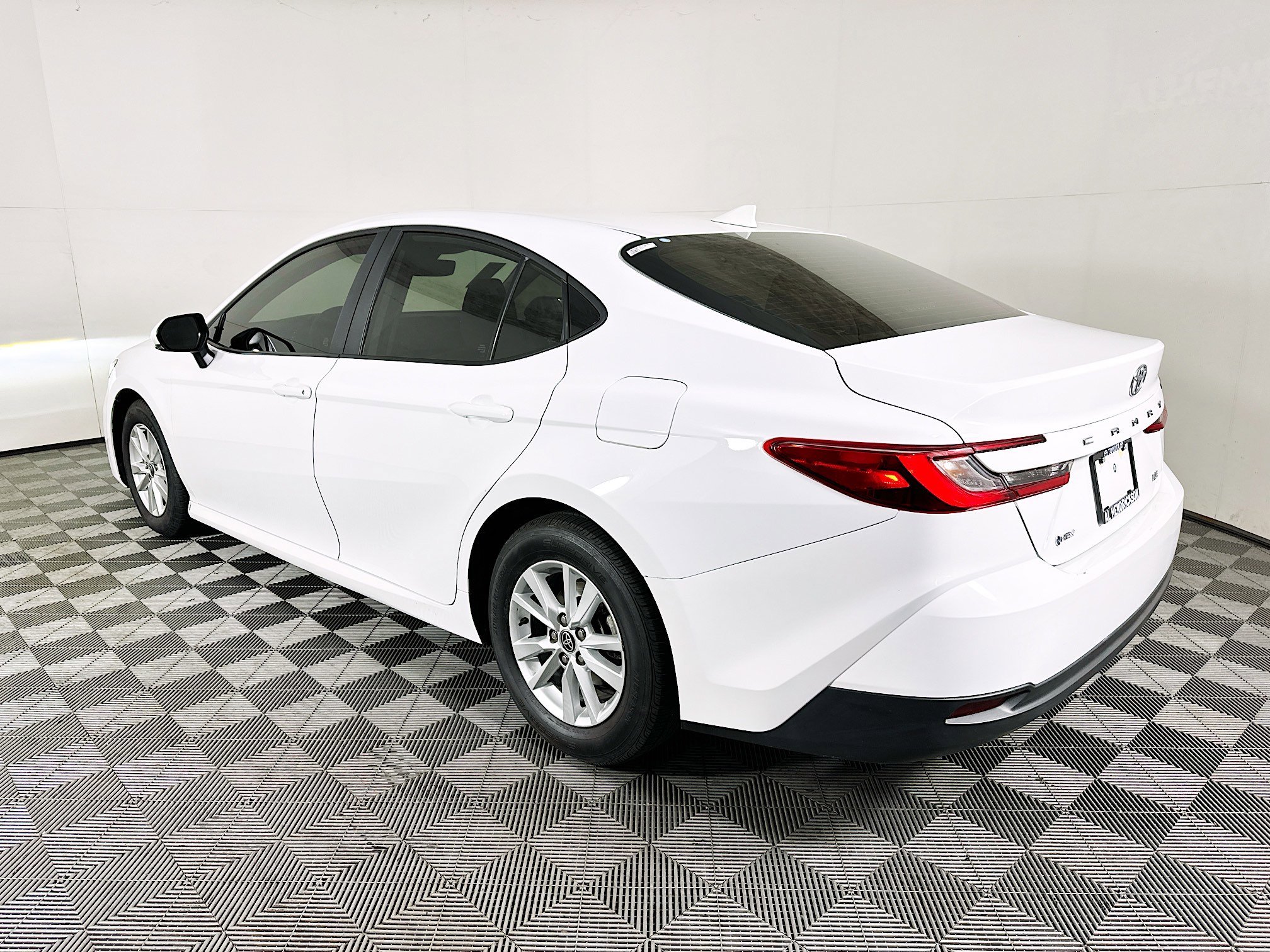 2025 Toyota Camry thumbnail 7