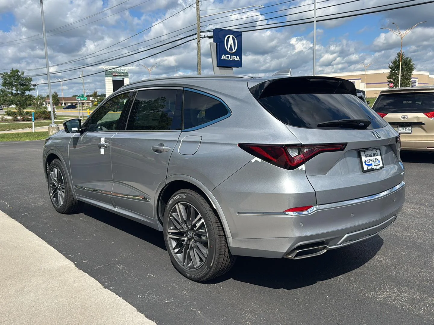 New 2026 Solar Silver Metallic Acura SH-AWD w/Advance image 5