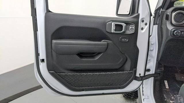 Used 2021 White Jeep Unlimited Willys image 27