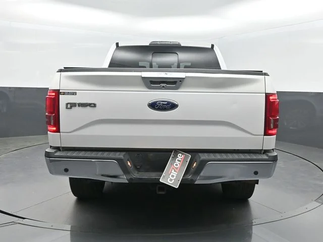 Used 2015 White Ford Lariat image 34