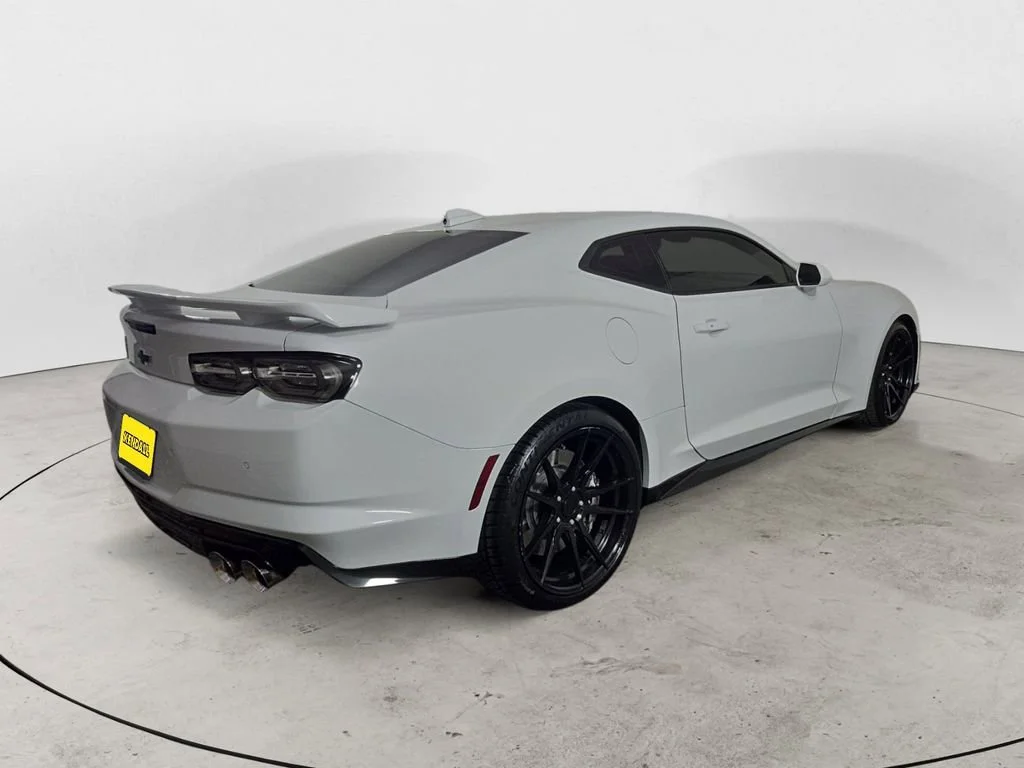 Used 2022 Summit White Chevrolet ZL1 image 5