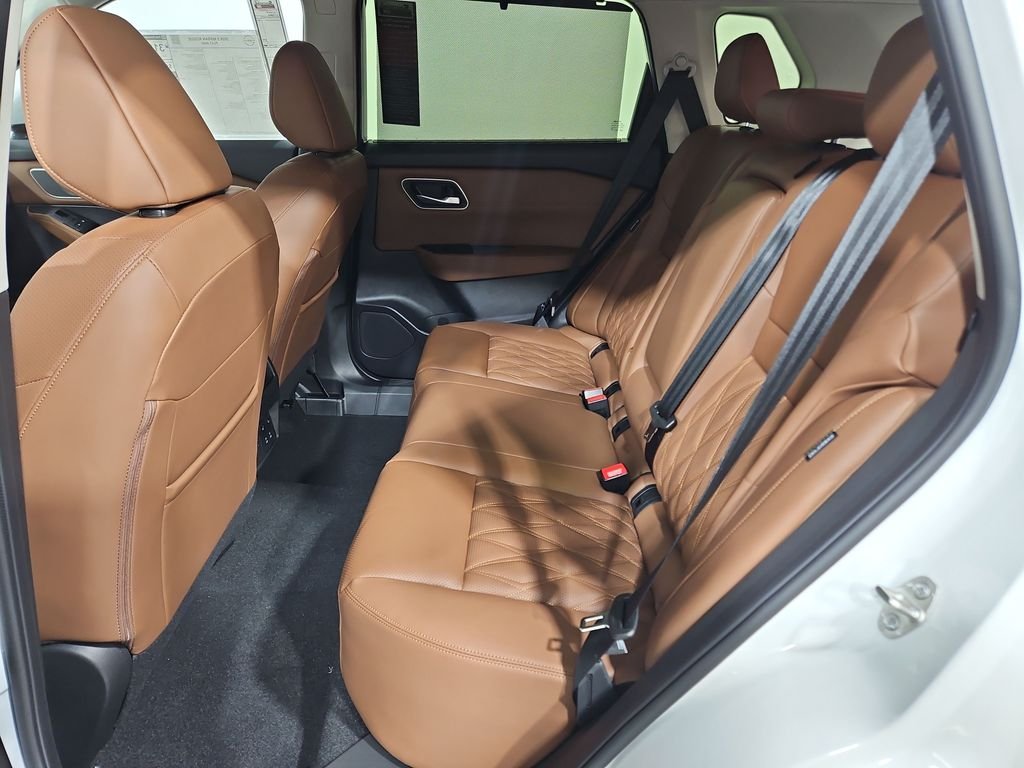 New 2026 White Nissan Platinum image 25