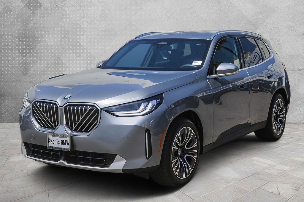 Used 2026 Skyscraper Grey Metallic BMW 30 xDrive image 3