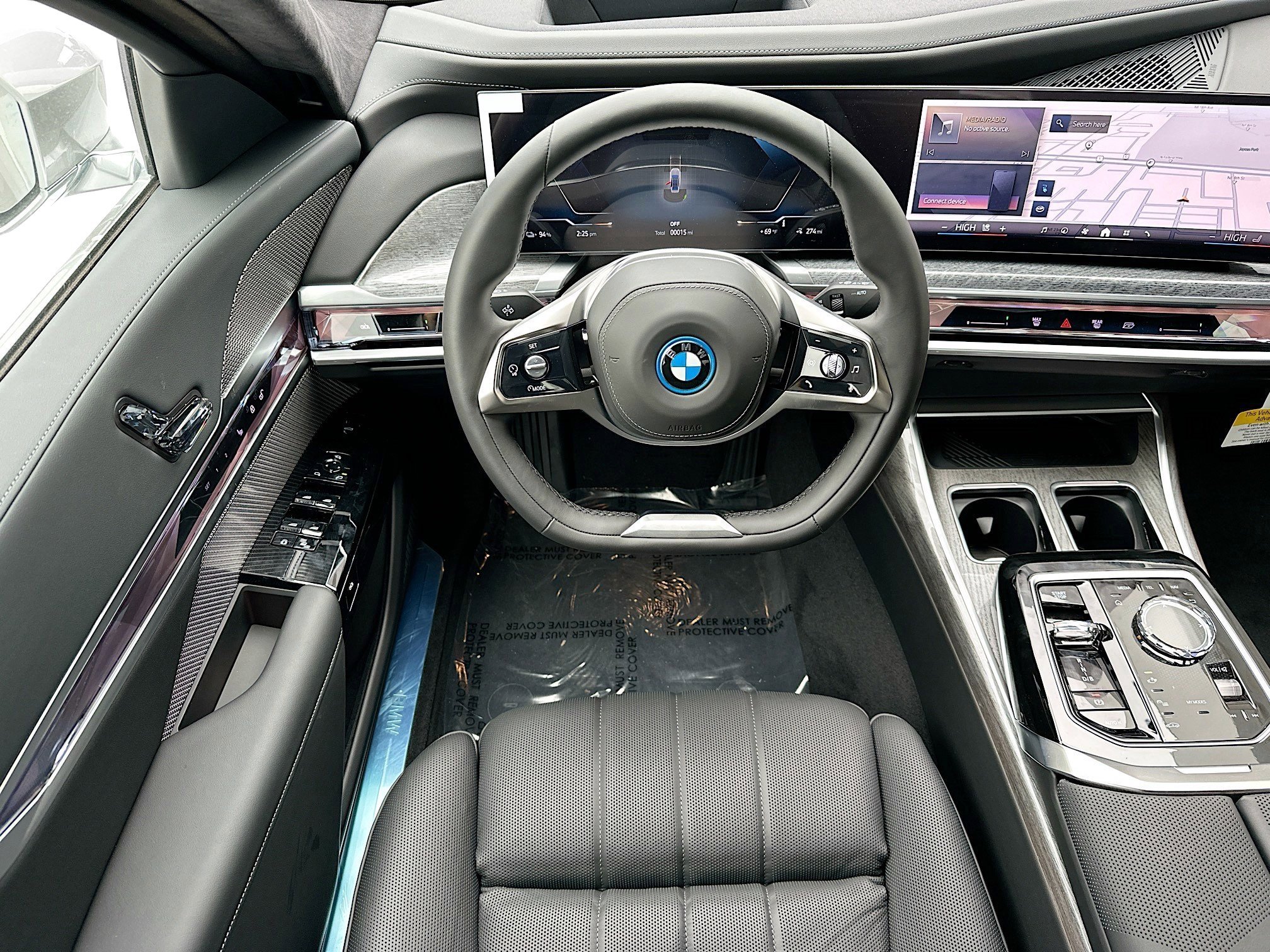 2025 BMW i7 50 - Photo 19