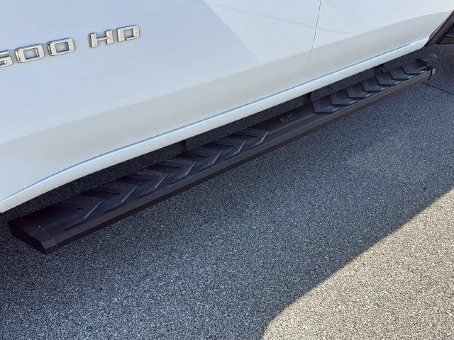 Used 2025 Summit White Chevrolet Custom image 22