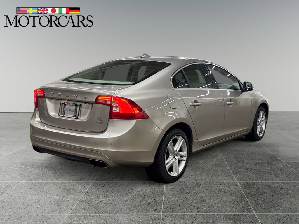 Used 2015 Seashell Metallic Volvo T5 Premier image 3